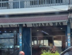 Lapor Pak Kapolda, Toko Istana Mas Sintang Masih buka Apakah Pengelola Inisial (YT) Sudah Di periksa Terkait Penangkapan Jaringan emas illegal Di melawi?