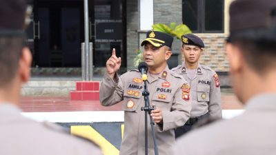 Pimpin Apel Perdana, Kompol Aang Berikan Arahan Pada Personel Polres Melawi