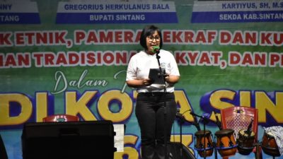 Hendrika Kepala Dinas DISPORA Sintang Bangga, Pelaksanaan Gebyar Musik Etnik Pameran Ekonomi Kreatif dan Kuliner Berjalan Aman Dan Lancar